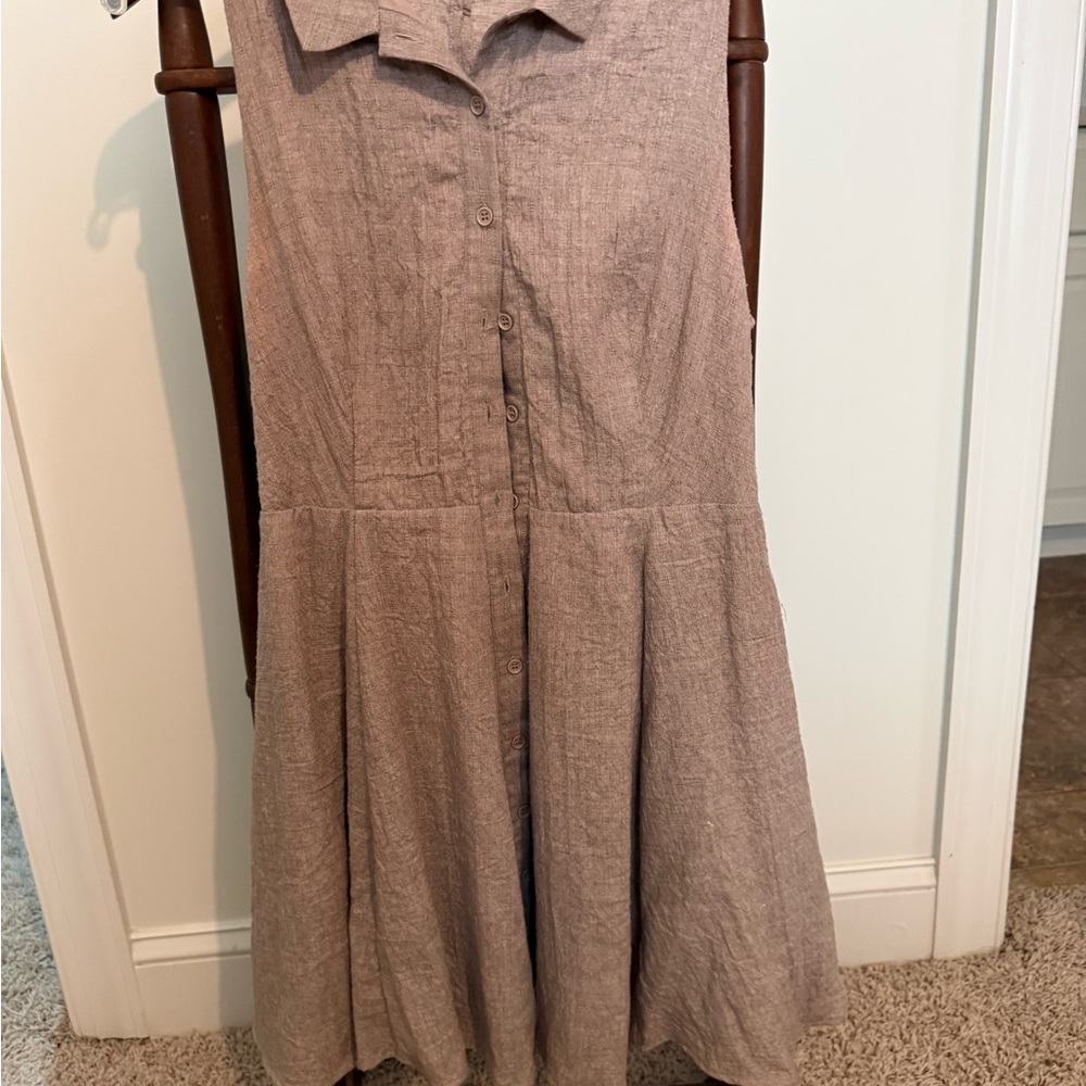 Kinnucans Open-Back Brown Dress